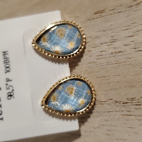 Boutique Jewelry - DAISIES! Red blue yellow and black Earrings posts Gold tone pierced
